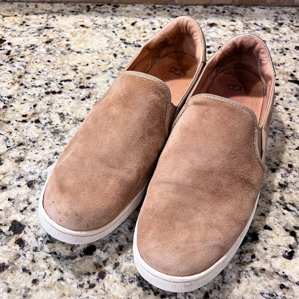 UGG Cas Suede & Leather Sneaker size 11